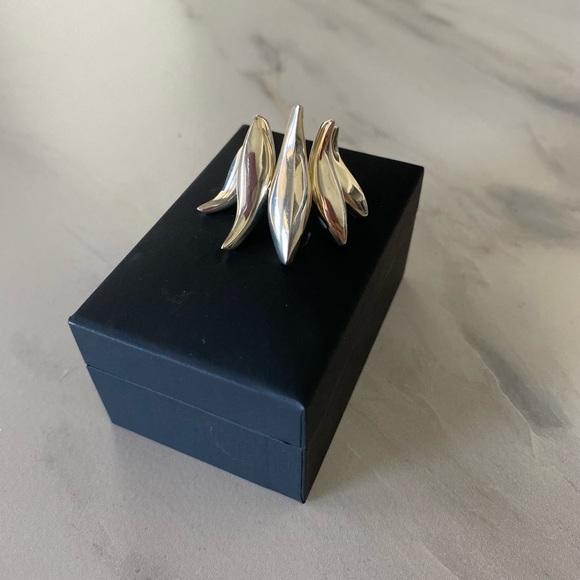 Tiffany &Co. Frank Gehry Silver Fish Ring - Picture 3 of 8